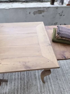 Table de ferme merisier pieds galbés XIXème