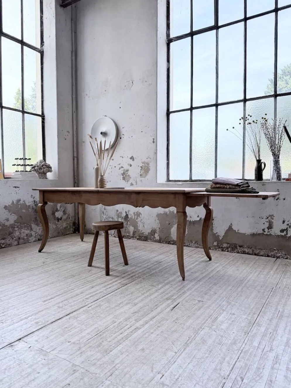 Table de ferme merisier pieds galbés XIXème