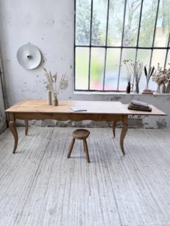 Table de ferme merisier pieds galbés XIXème