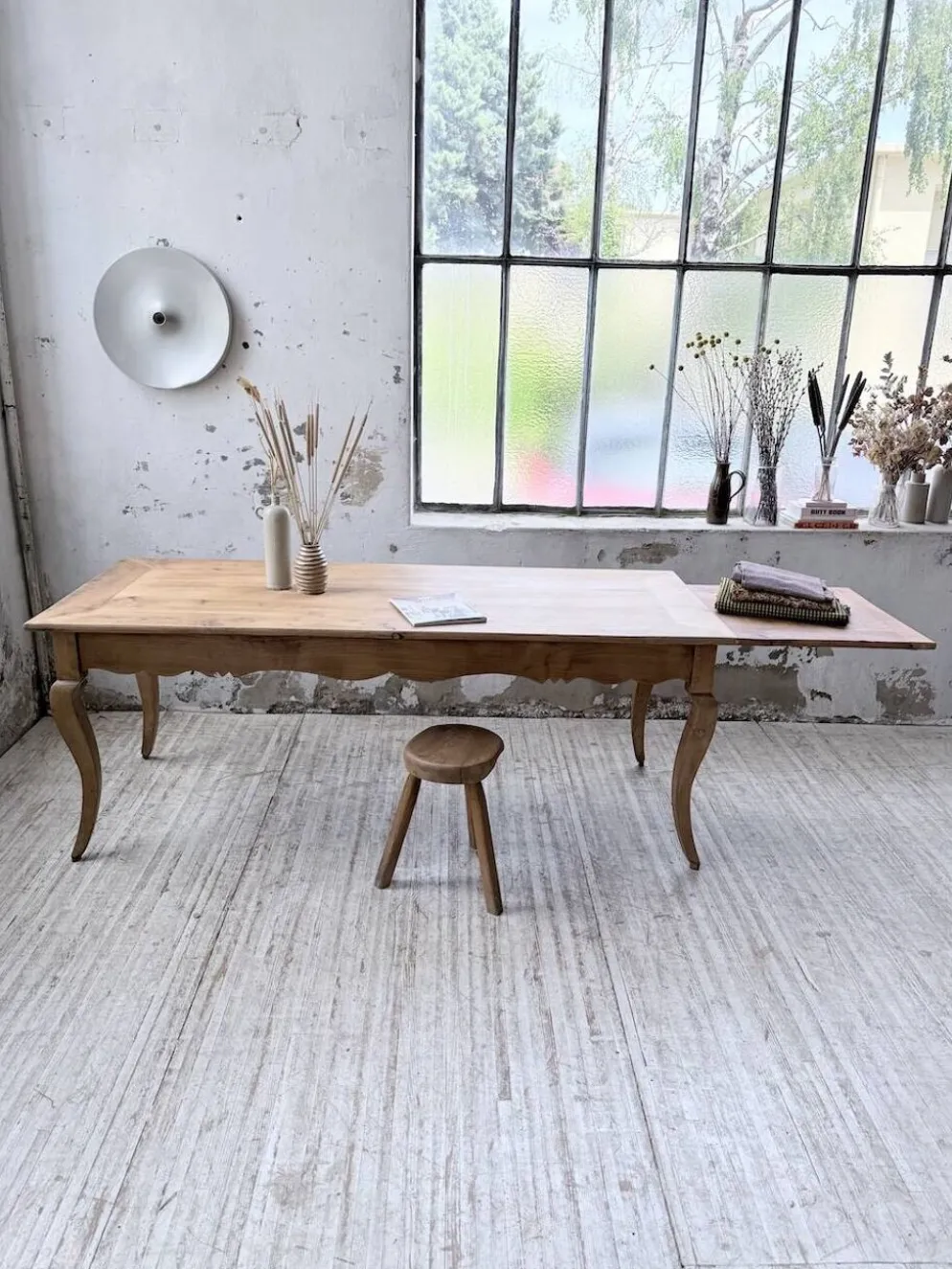 Table de ferme merisier pieds galbés XIXème