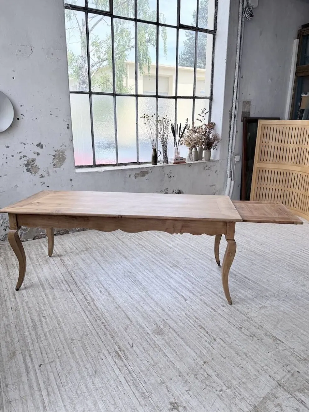 Table de ferme merisier pieds galbés XIXème