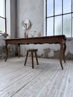 Table de ferme merisier pieds galbés XIXème