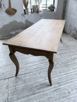 Table de ferme merisier pieds galbés XIXème