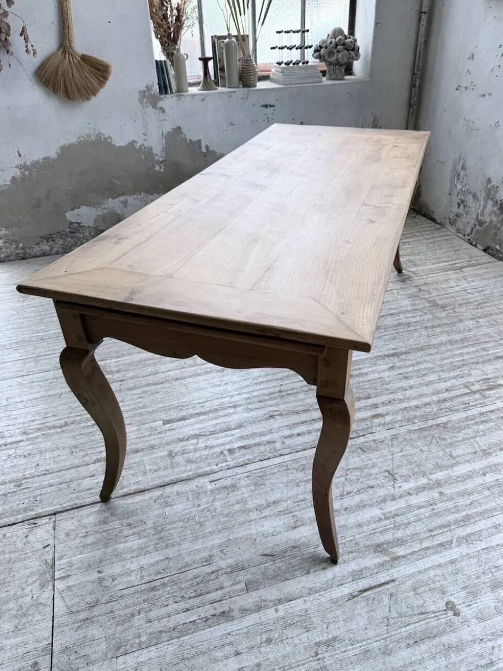Table de ferme merisier pieds galbés XIXème