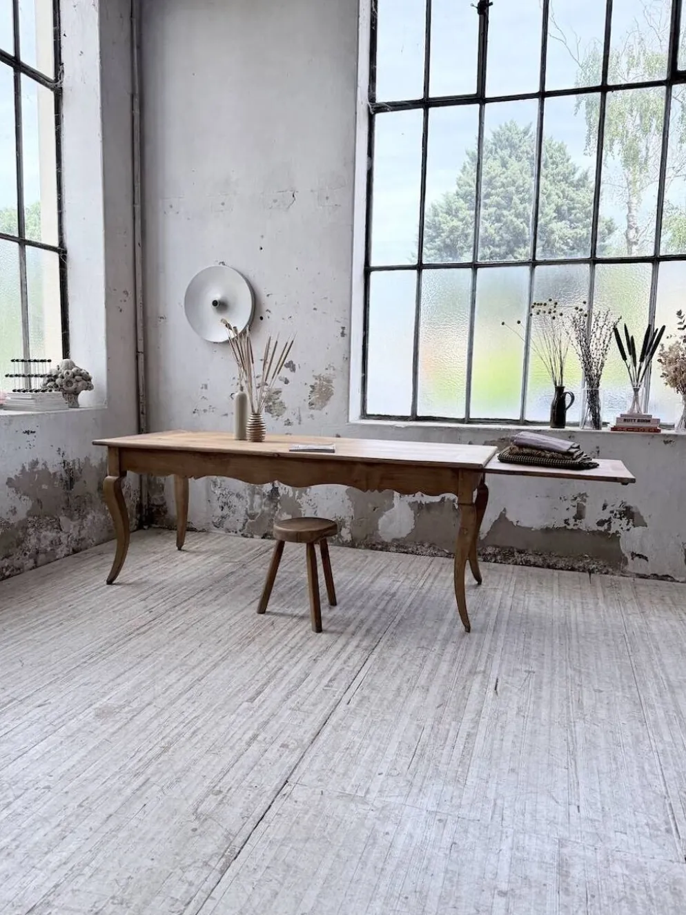 Table de ferme merisier pieds galbés XIXème
