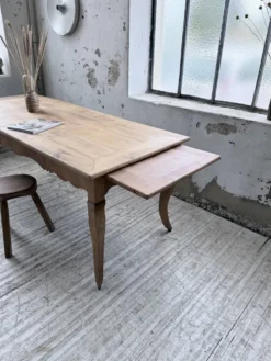 Table de ferme merisier pieds galbés XIXème