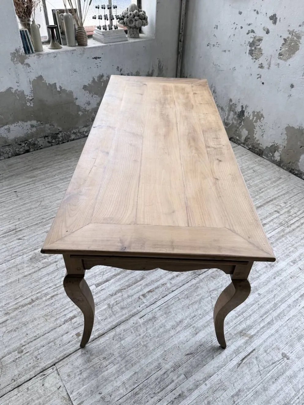 Table de ferme merisier pieds galbés XIXème