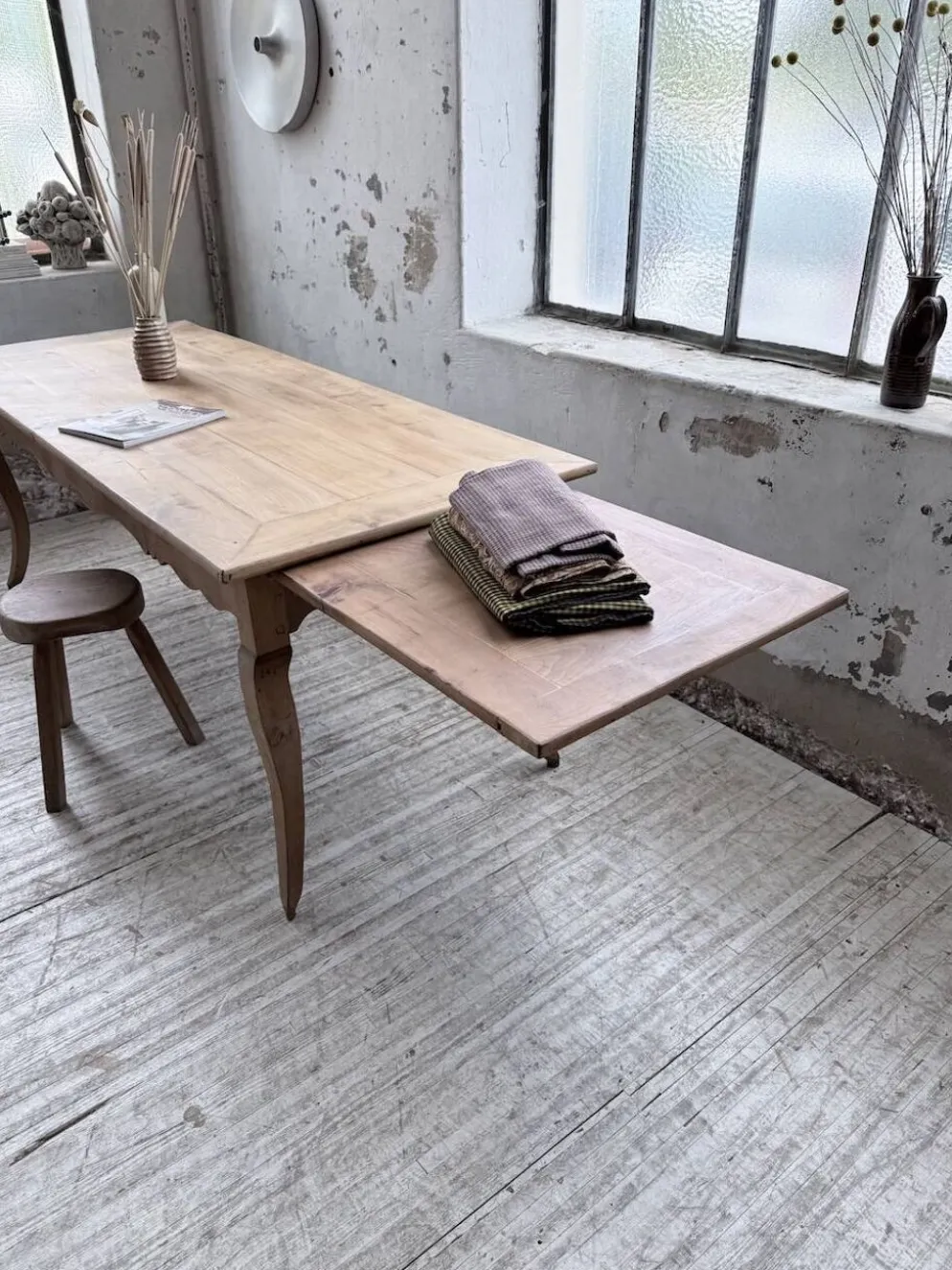 Table de ferme merisier pieds galbés XIXème