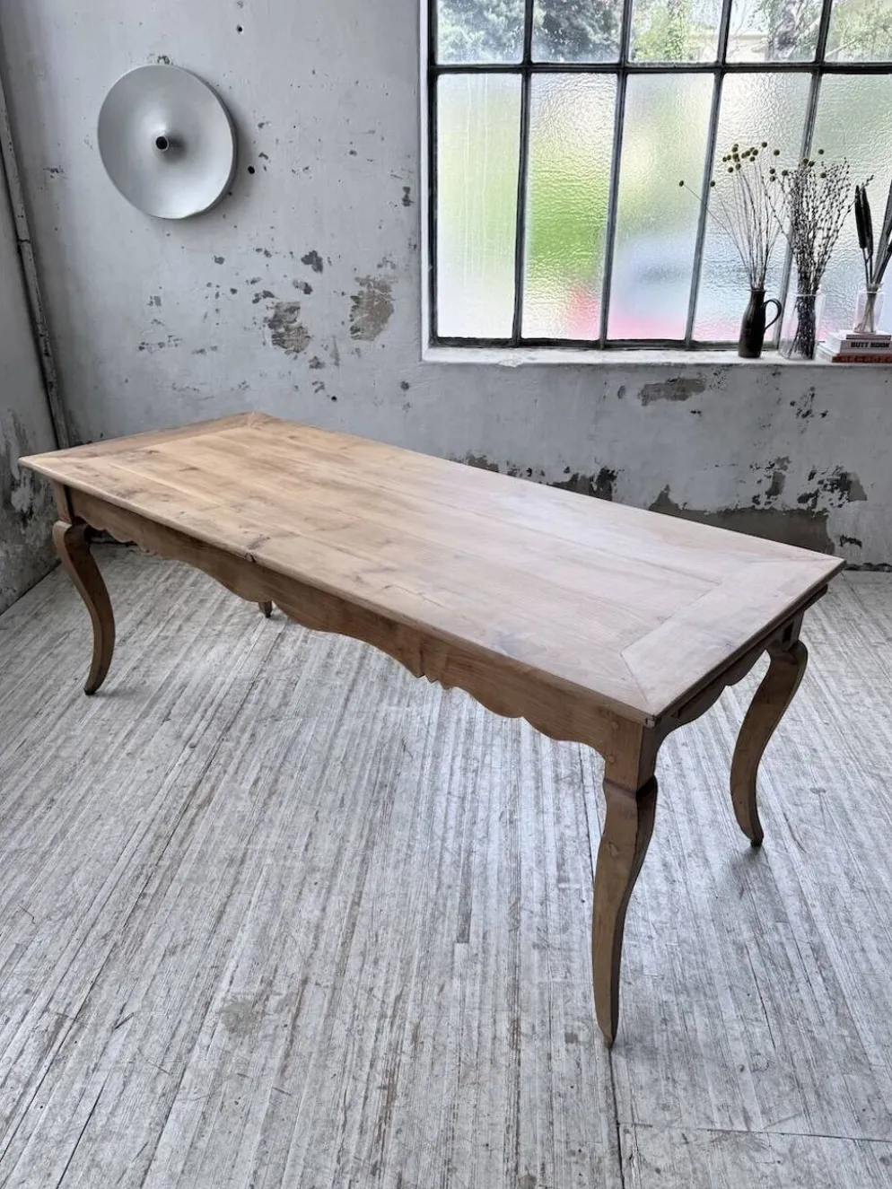 Table de ferme merisier pieds galbés XIXème