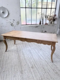 Table de ferme merisier pieds galbés XIXème