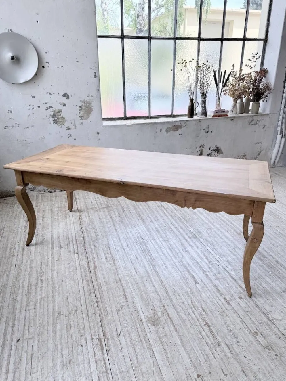 Table de ferme merisier pieds galbés XIXème