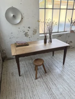 Table de ferme noyer pieds fuseaux 1950