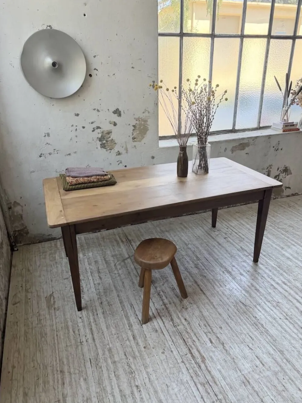 Table de ferme noyer pieds fuseaux 1950