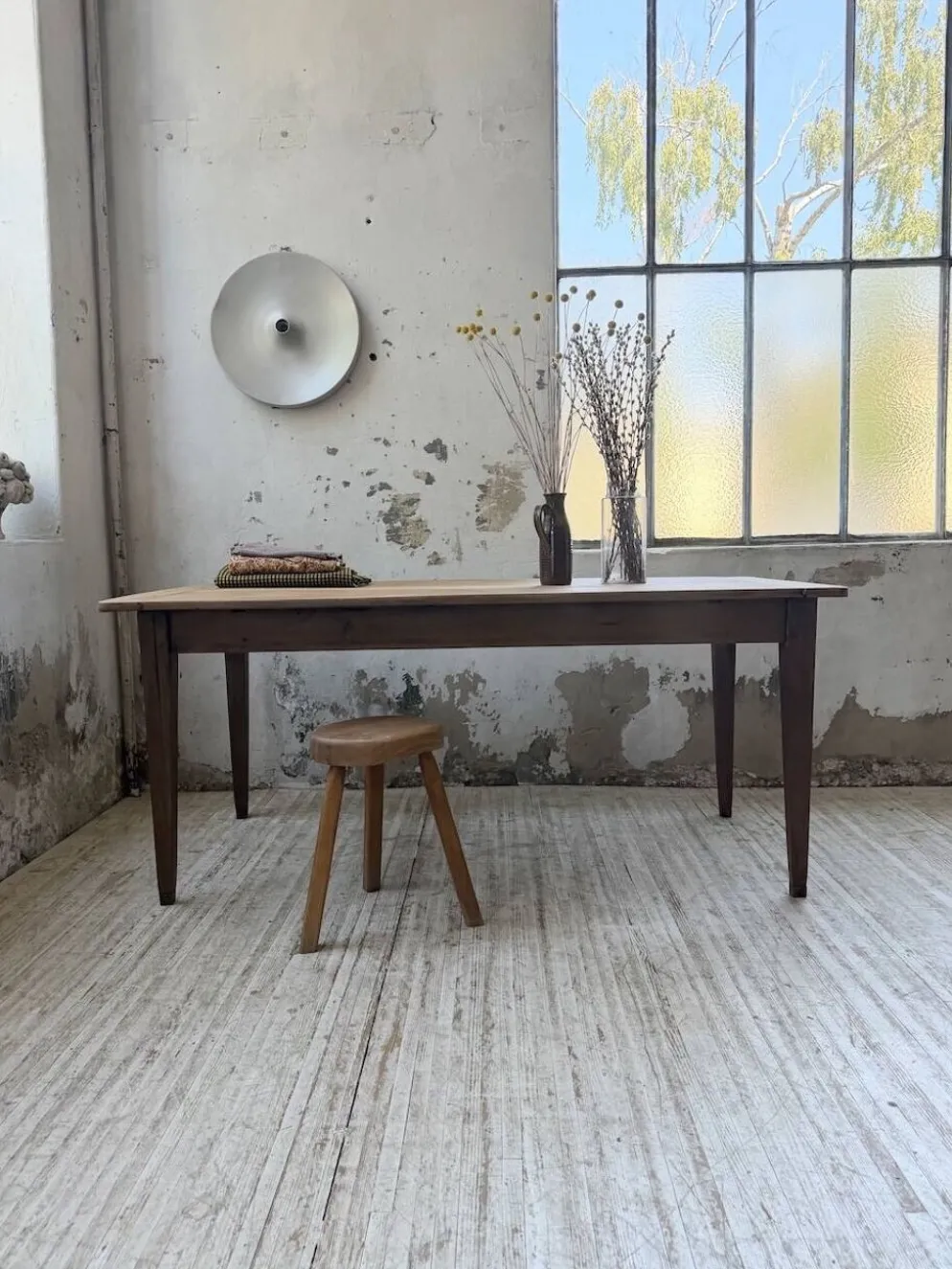 Table de ferme noyer pieds fuseaux 1950