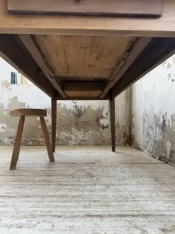 Table de ferme noyer pieds fuseaux 1950