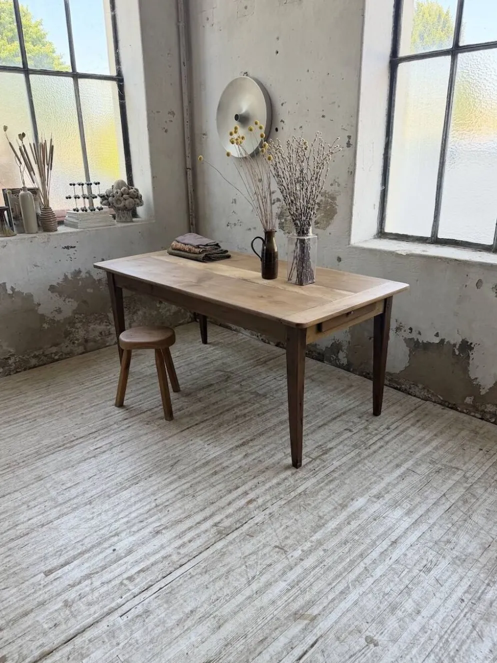 Table de ferme noyer pieds fuseaux 1950