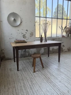 Table de ferme noyer pieds fuseaux 1950