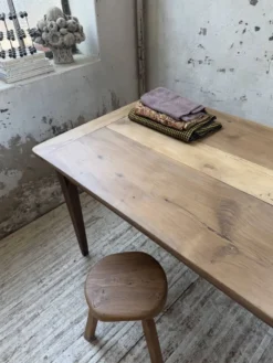 Table de ferme noyer pieds fuseaux 1950