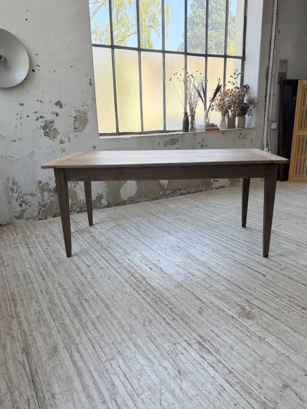 Table de ferme noyer pieds fuseaux 1950