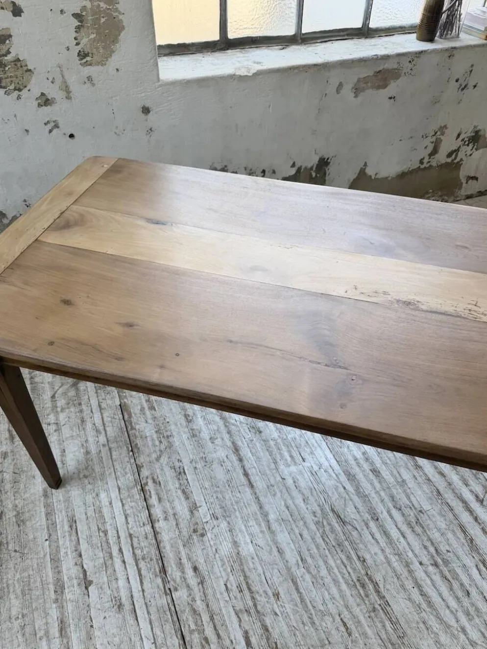 Table de ferme noyer pieds fuseaux 1950