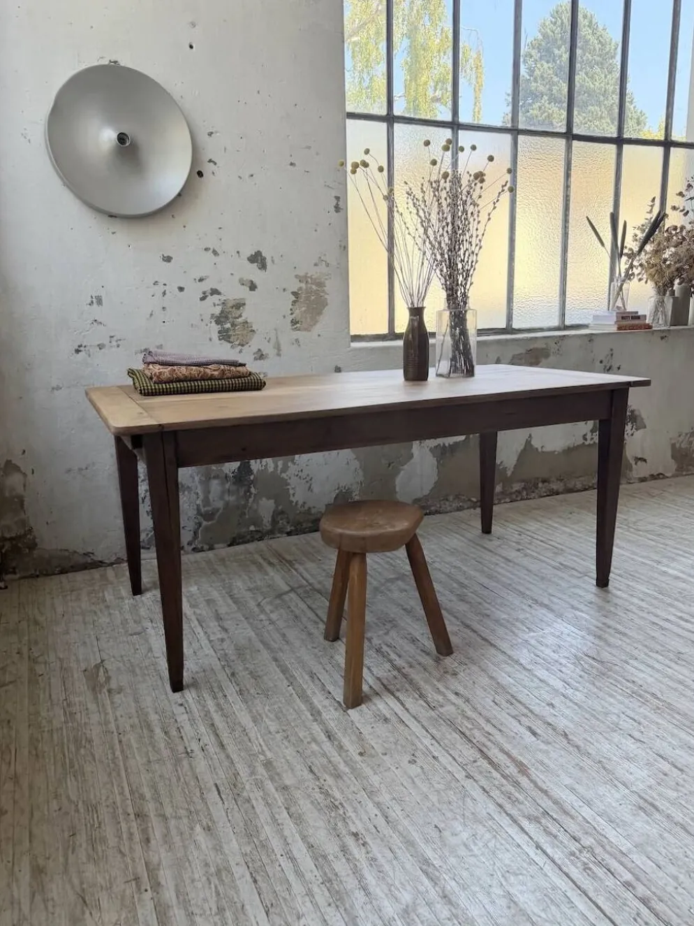 Table de ferme noyer pieds fuseaux 1950
