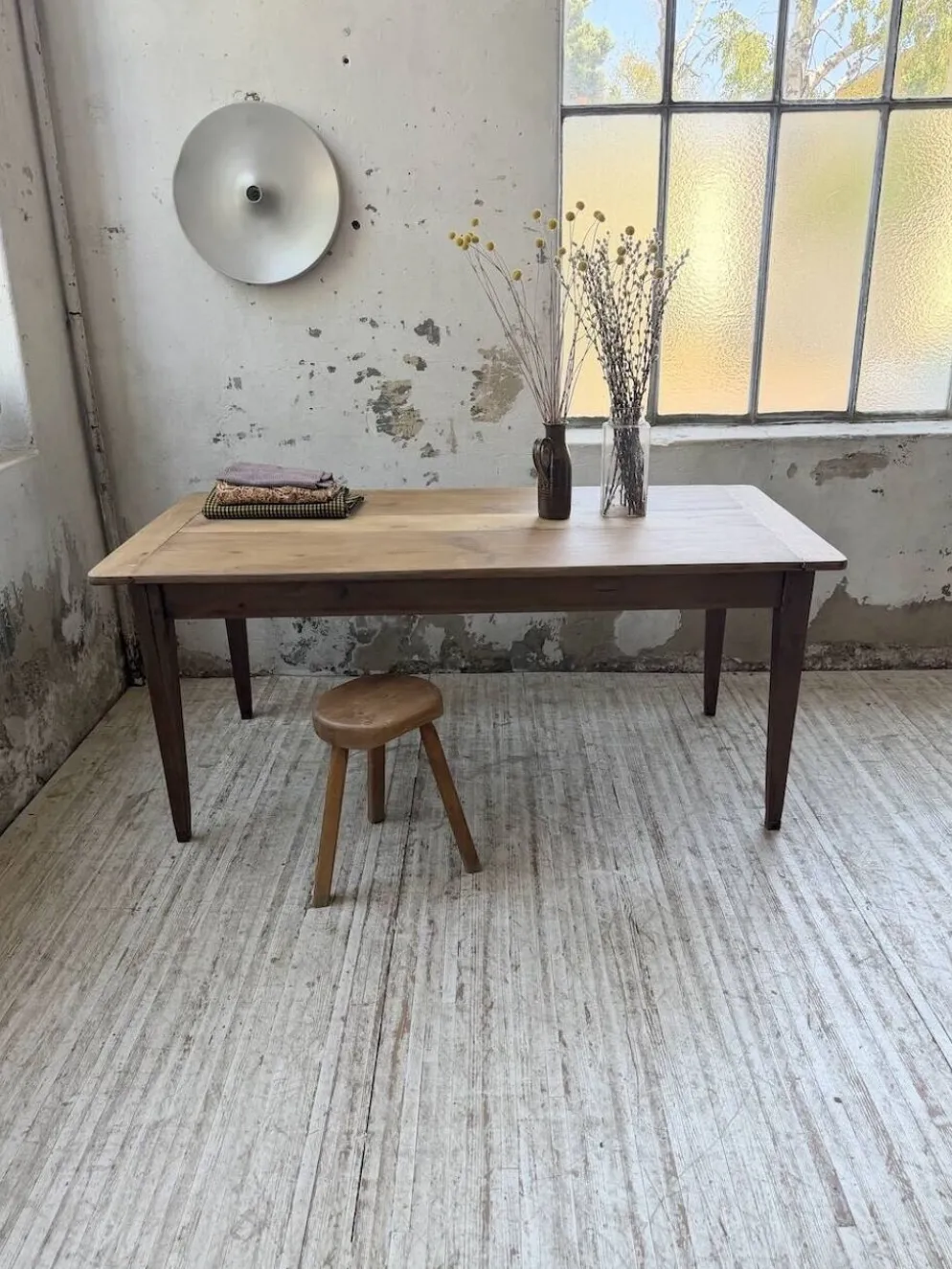 Table de ferme noyer pieds fuseaux 1950