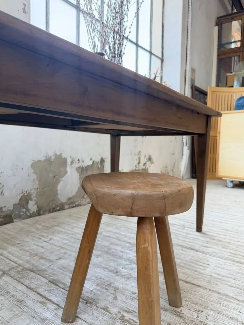Table de ferme noyer pieds fuseaux 1950