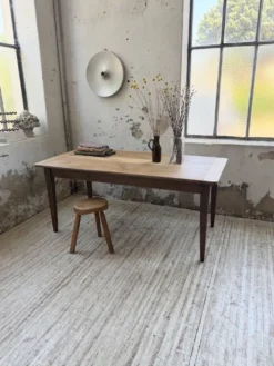Table de ferme noyer pieds fuseaux 1950
