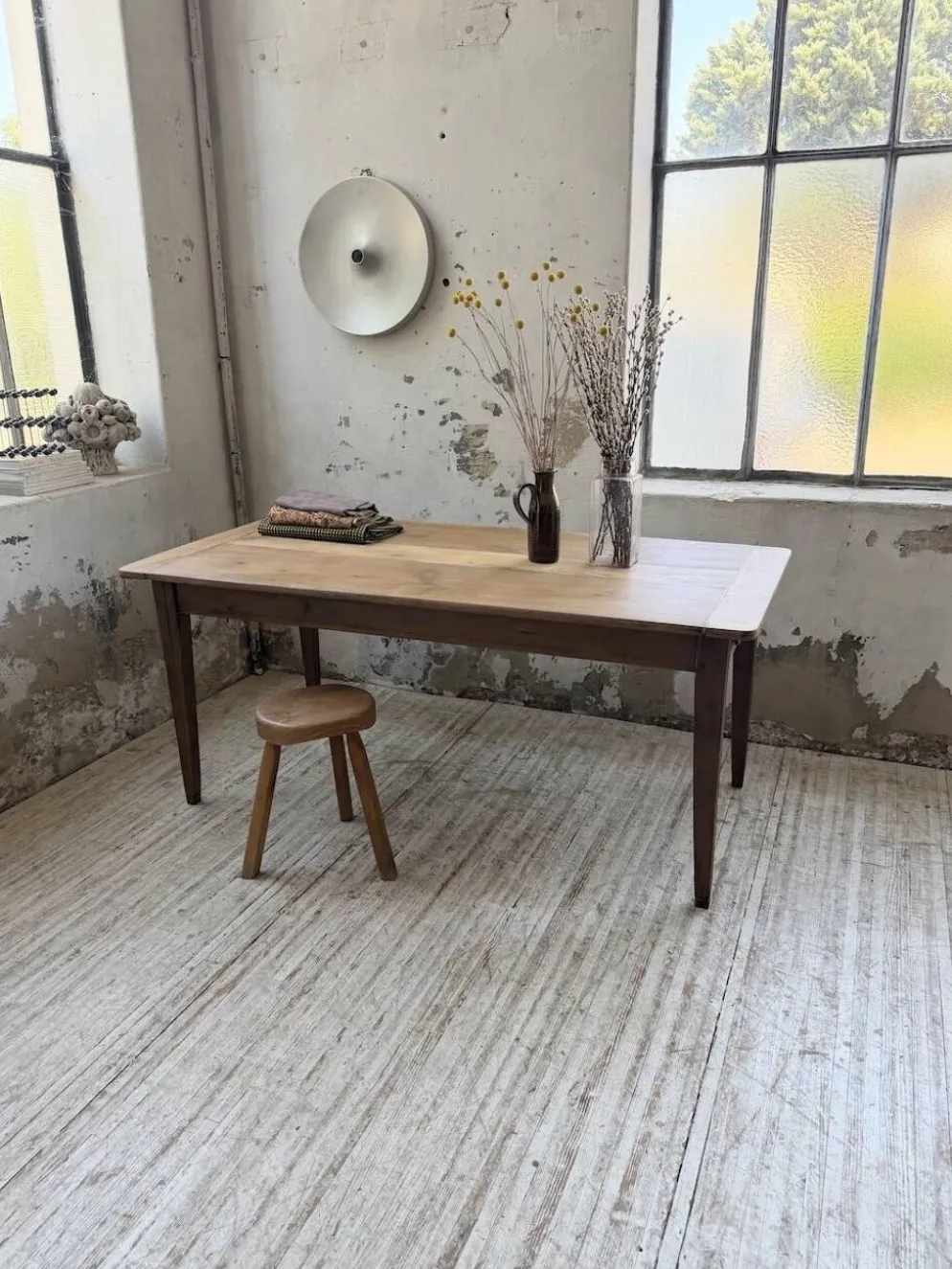 Table de ferme noyer pieds fuseaux 1950
