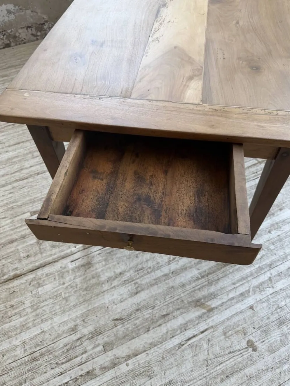 Table de ferme noyer pieds fuseaux 1950