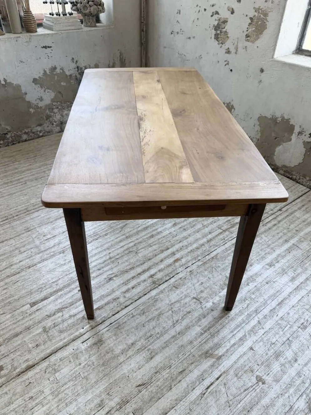 Table de ferme noyer pieds fuseaux 1950
