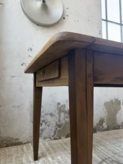 Table de ferme noyer pieds fuseaux 1950