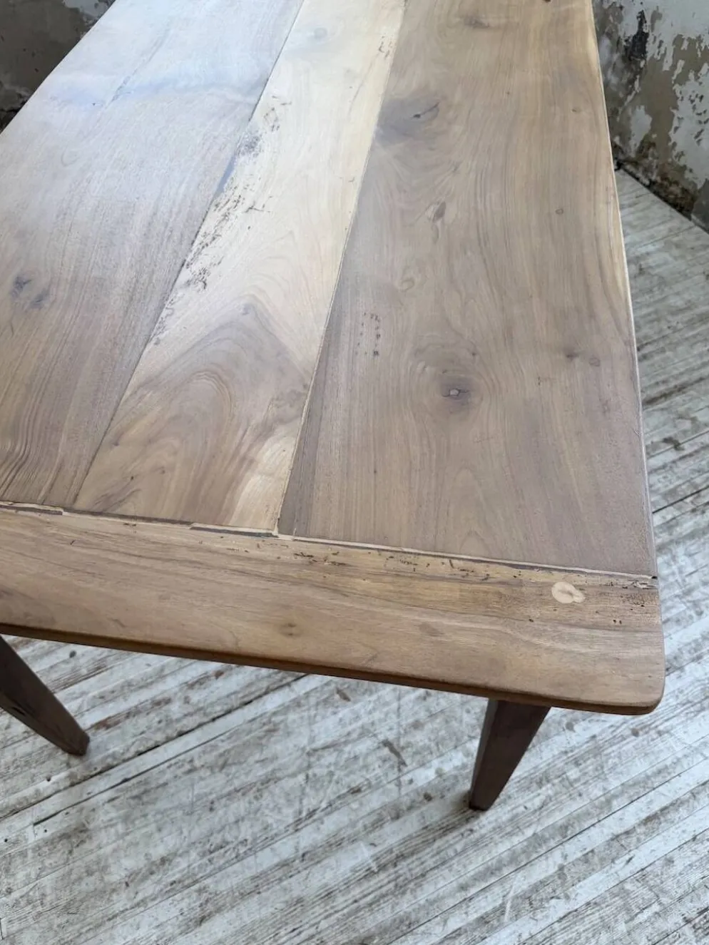 Table de ferme noyer pieds fuseaux 1950
