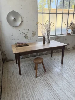 Table de ferme noyer pieds fuseaux 1950