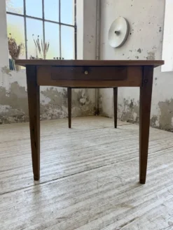 Table de ferme noyer pieds fuseaux 1950