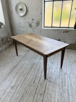 Table de ferme noyer pieds fuseaux 1950
