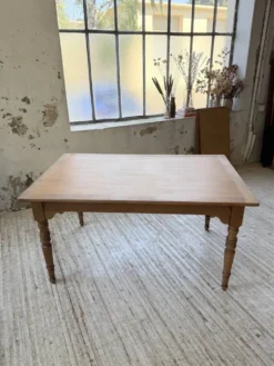 Table de ferme noyer à rallonges 150-250cm