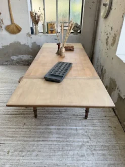 Table de ferme noyer à rallonges 150-250cm