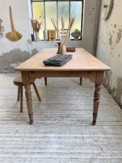Table de ferme noyer à rallonges 150-250cm