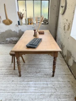 Table de ferme noyer à rallonges 150-250cm