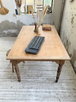 Table de ferme noyer à rallonges 150-250cm