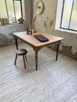 Table de ferme noyer à rallonges 150-250cm