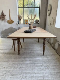 Table de ferme noyer à rallonges 150-250cm