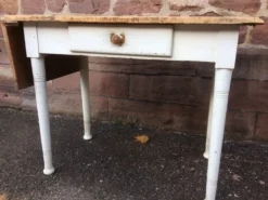 Table de ferme ou bistrot vintage 1920 brasserie france shabby chic