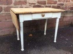 Table de ferme ou bistrot vintage 1920 brasserie france shabby chic
