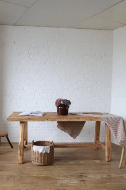 Table de ferme rénovée