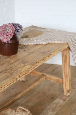 Table de ferme rénovée