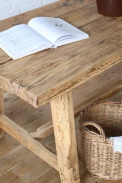 Table de ferme rénovée