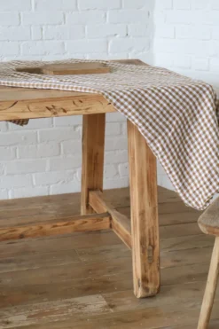 Table de ferme rénovée