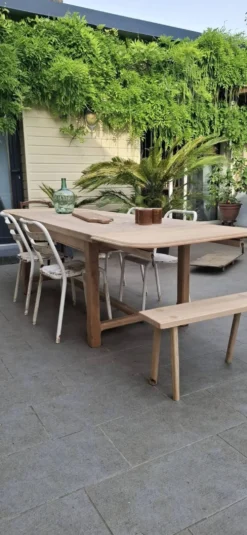 Table de ferme rénovée avec rallonges